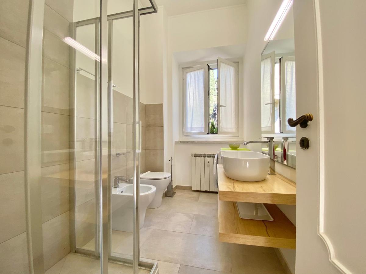 Casaviva-Stylish Trilo With Ac-Shared Pool-Parking Appartement Genua Buitenkant foto