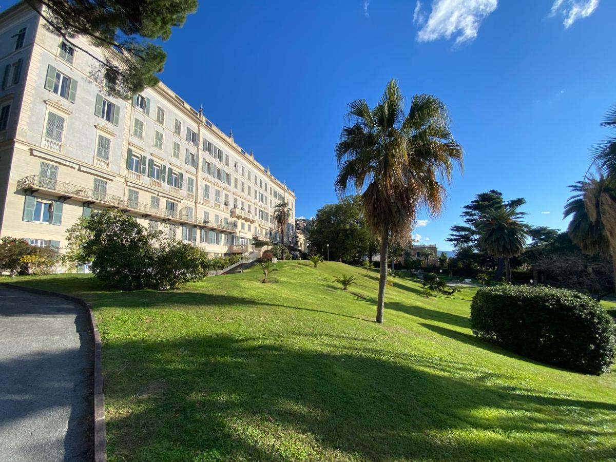 Casaviva-Stylish Trilo With Ac-Shared Pool-Parking Appartement Genua Buitenkant foto