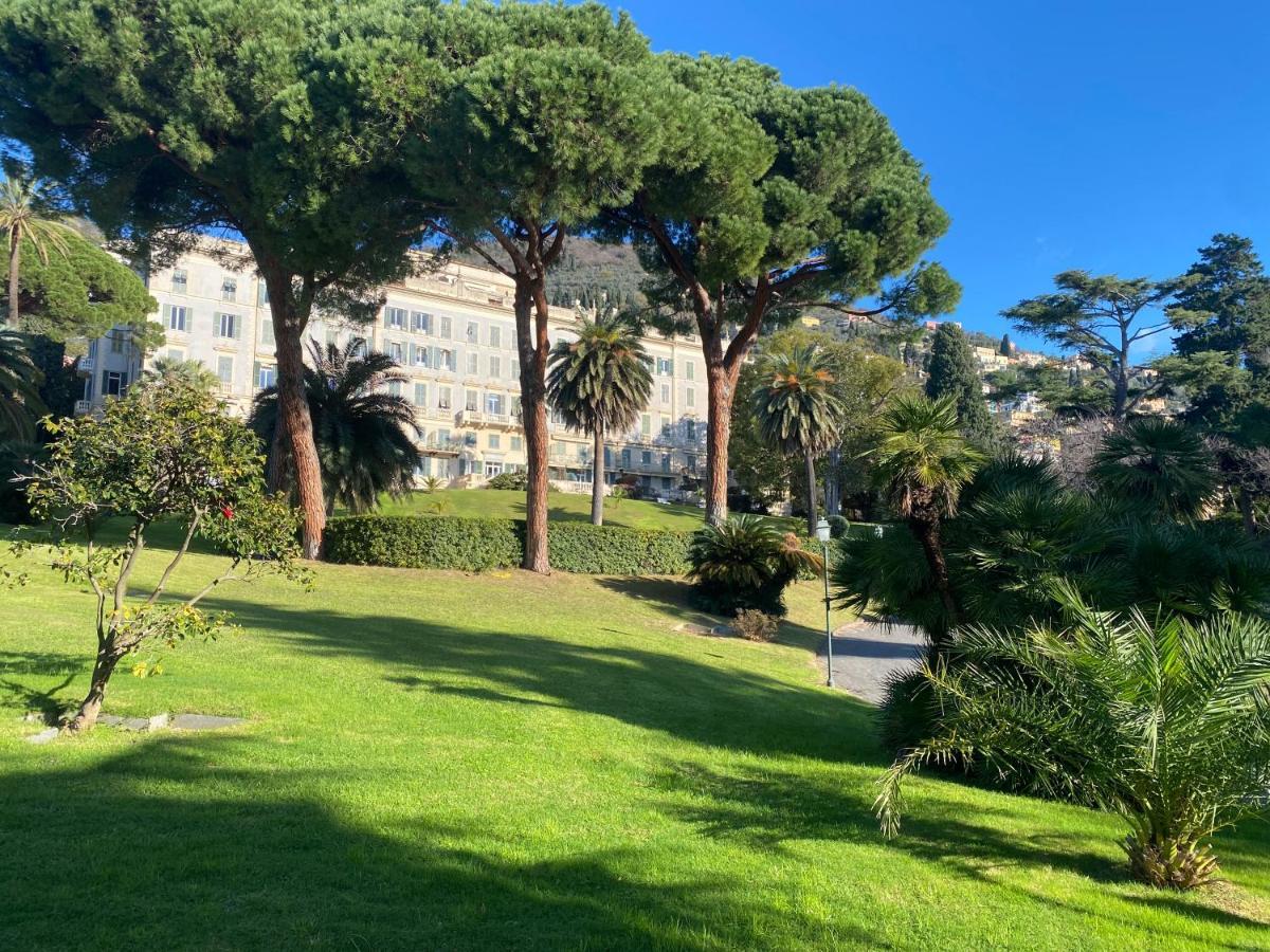 Casaviva-Stylish Trilo With Ac-Shared Pool-Parking Appartement Genua Buitenkant foto